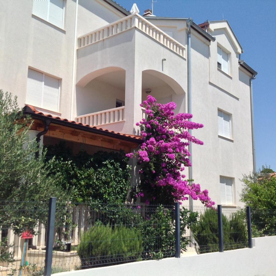 Pinea Sol * Brodarica (Sibenik-Knin)