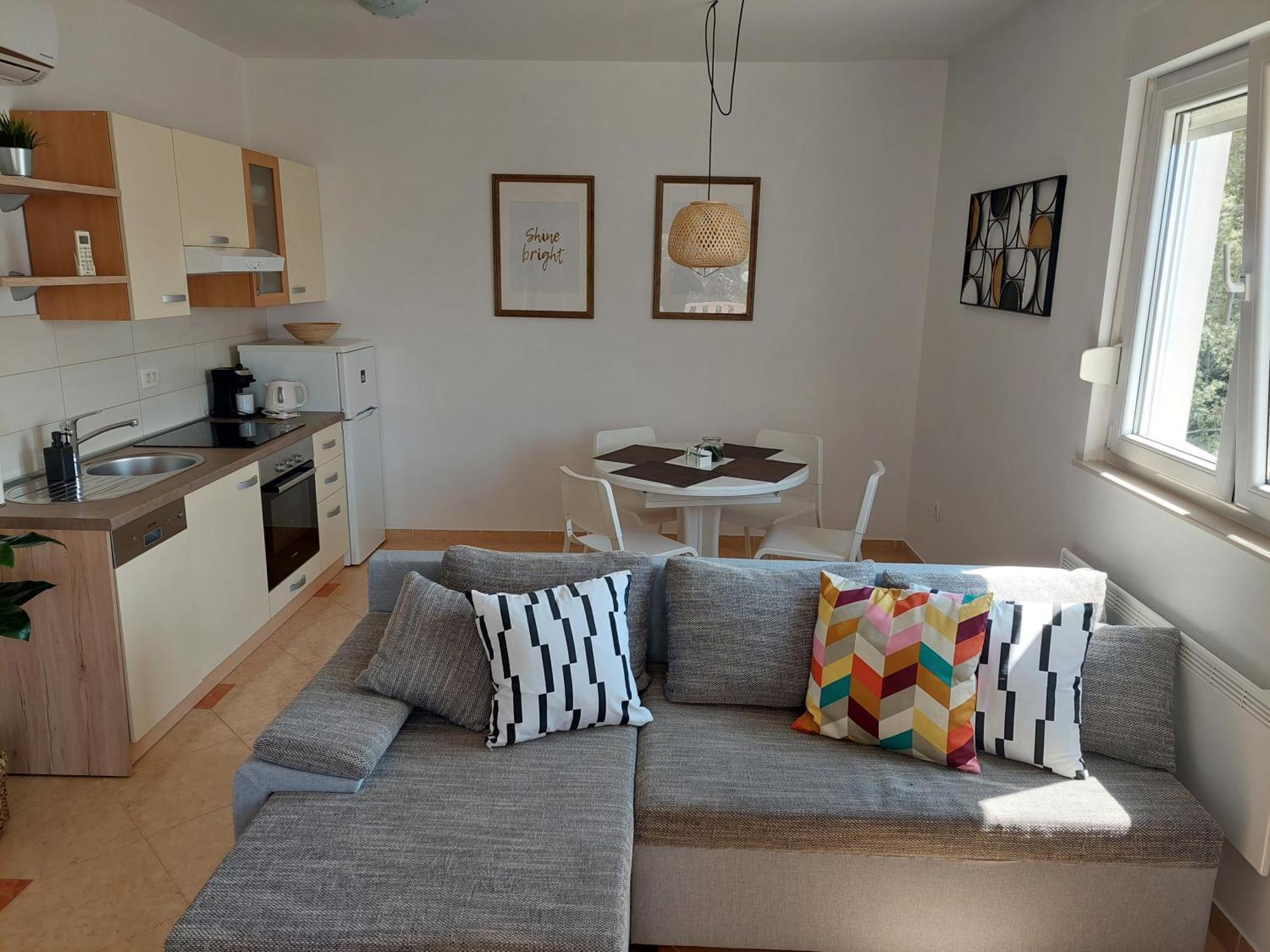 Apartament Pinea Sol *